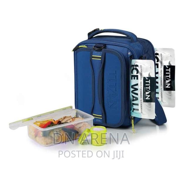 Titan Insulated Lunch Bag With Bowls · Photo 1