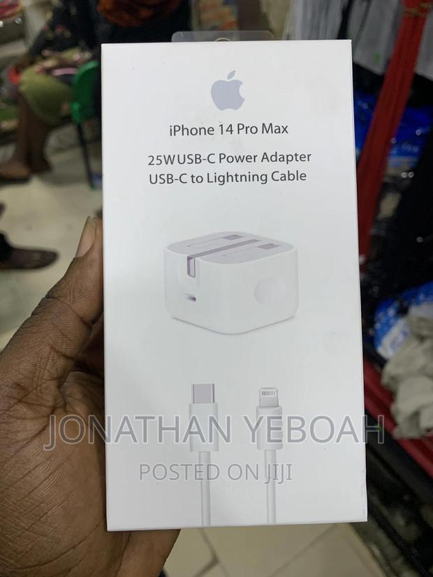iPhone Type-C Complete Charger 3pins · Photo 1