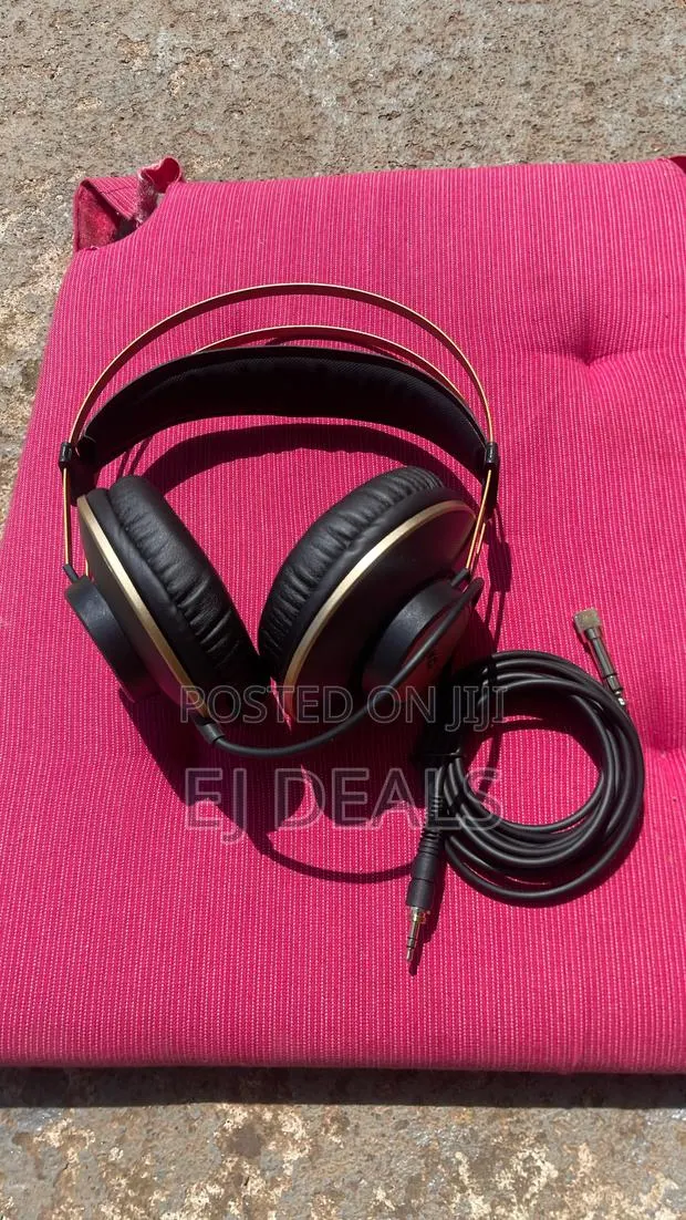 AKG Studio Monitoring Headset New No Box · Photo 1