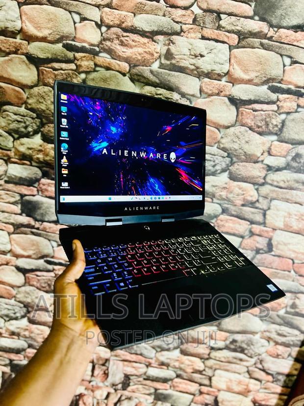 Laptop Alienware Area-51m 16GB Intel Core I7 SSD 1T · Photo 2