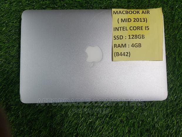 Laptop Apple MacBook Air 2013 4GB Intel Core I5 SSD 128GB · Photo 1