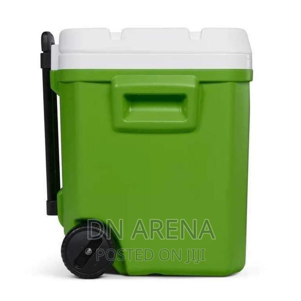 Igloo 62quatres Roller Ice Chest · Photo 3