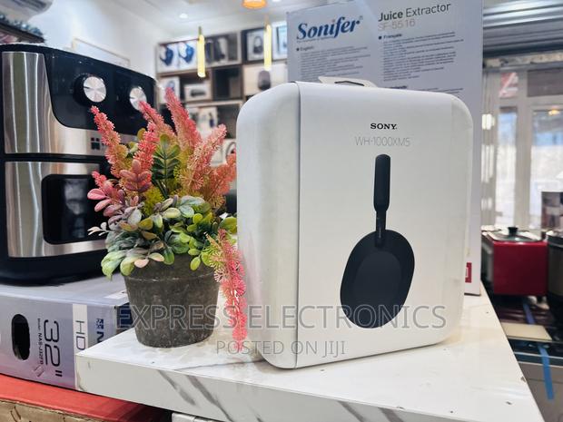Stylish Design Black Sony 1000 Mx5 Headset · Photo 1