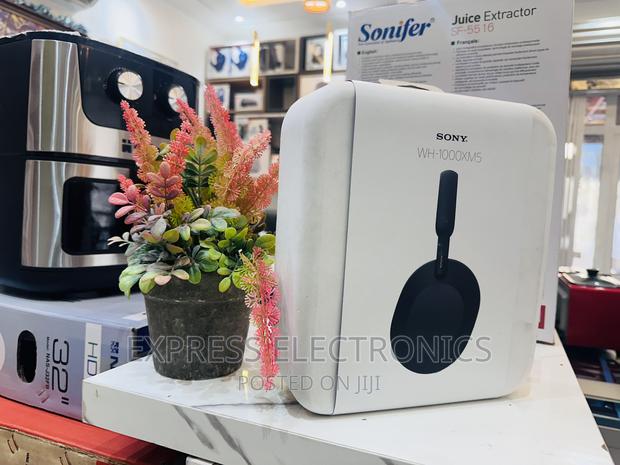Connect and Listen Sony 1000 Mx5 Headphone Headset · Photo 1