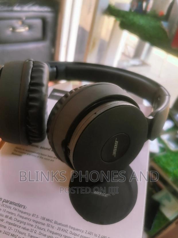 Bose Headset · Photo 1