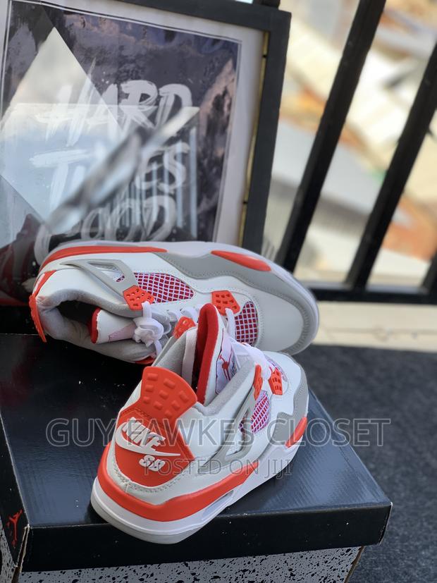Jordan 4 Sb Red/White · Photo 2