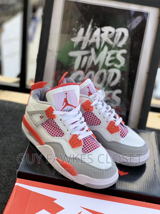 Jordan 4 Sb Red/White · Photo 1