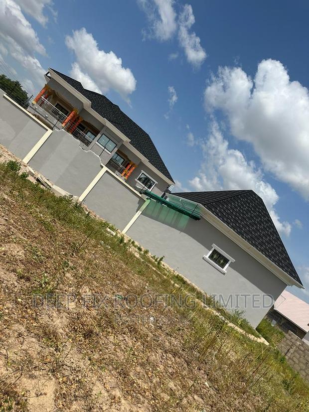 Euro Roof Tiles Stones Coated · Photo 3