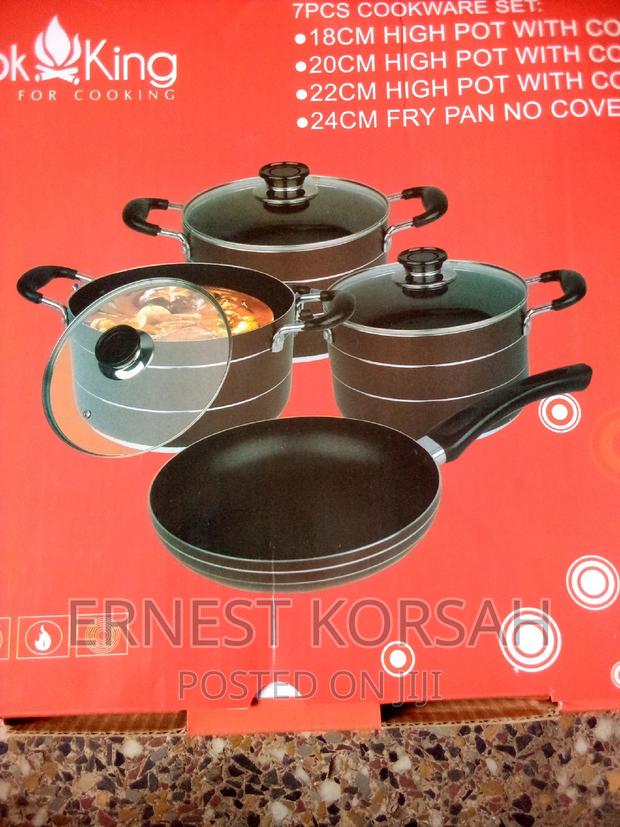 7 Pc's Non Stick Cookware · Photo 1