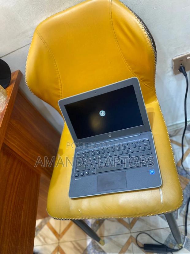 New Laptop HP Stream 11-Ah110hr 4GB Intel SSHD (Hybrid) 128GB · Photo 2