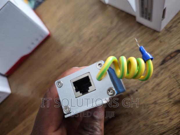 Network Outdoor Lightning Arrestor · Photo 3