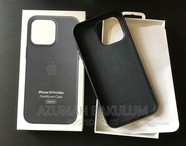 iPhone 14 Pro Max Original Magnetic Silicon Case · Photo 3