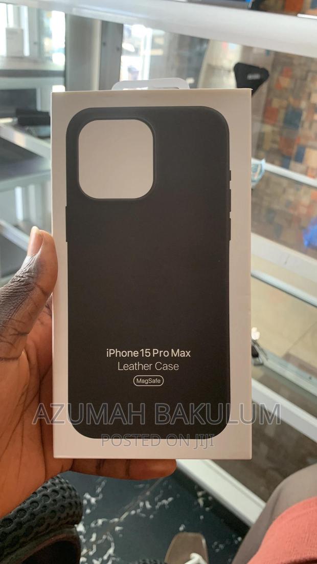 iPhone 14 Pro Max Original Magnetic Silicon Case · Photo 5