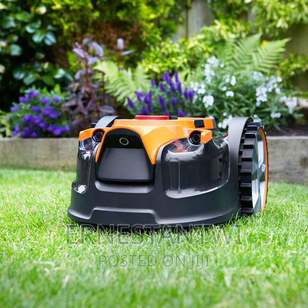 Mow Robot From Lawnmaster, Uk · Photo 3