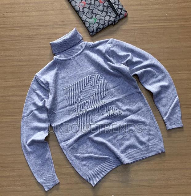 Turtle Neck · Photo 5