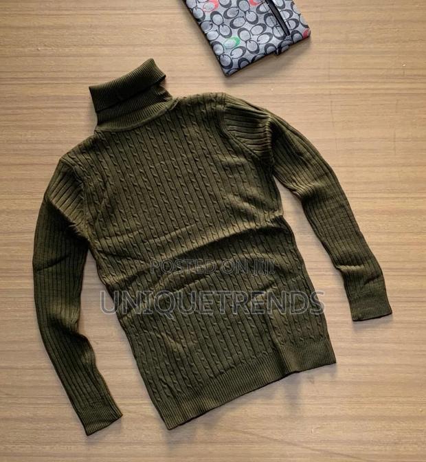 Turtle Neck · Photo 4