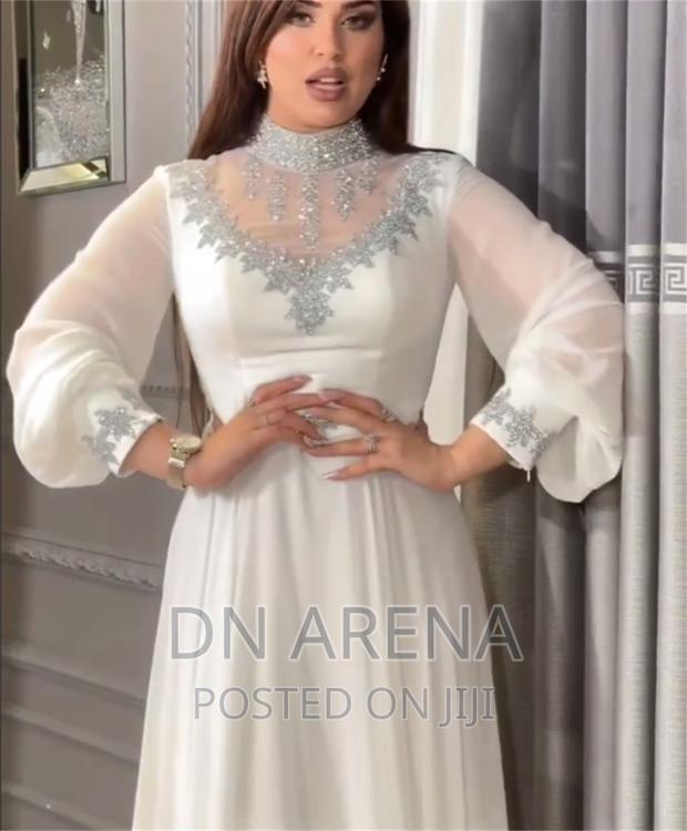 Lovely Women Evening Dress · Photo 2
