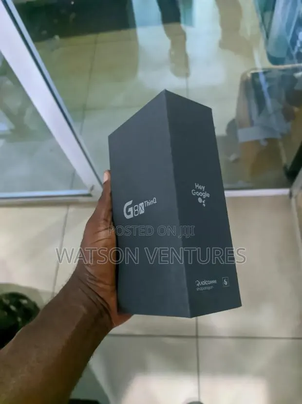 New LG G8X Thinq 128 GB Silver · Photo 1