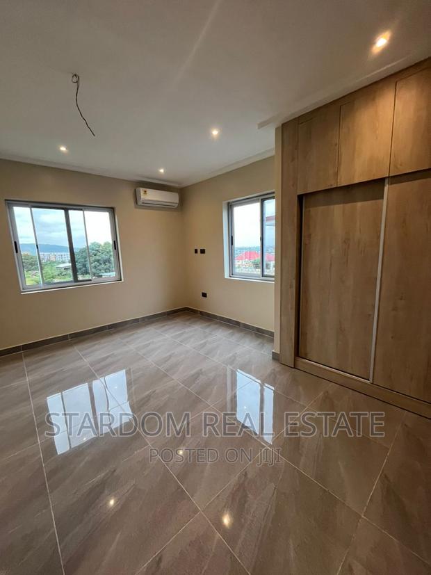 4bdrm Duplex in Oyarifa Mall Area for rent · Photo 6