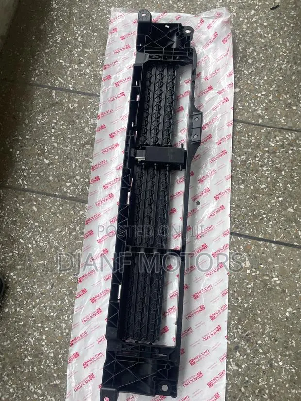 Honda Cr-v 2023 Shutter Grill With Motor · Photo 1