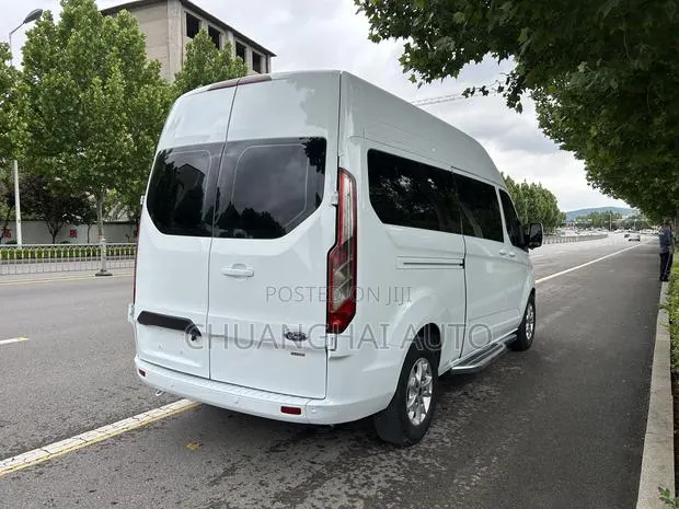 Ford Tourneo Custom 2020 White · Photo 1
