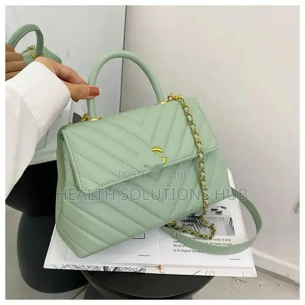 Channel Hand Bag · Photo 1