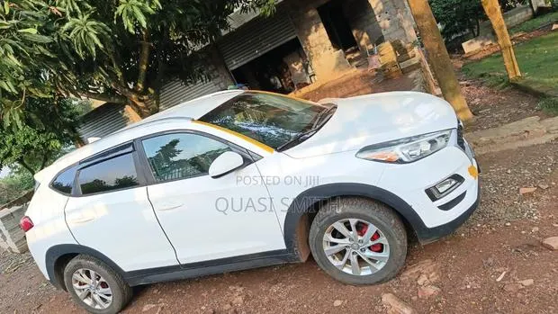 Hyundai Tucson SE FWD 2019 White · Photo 1