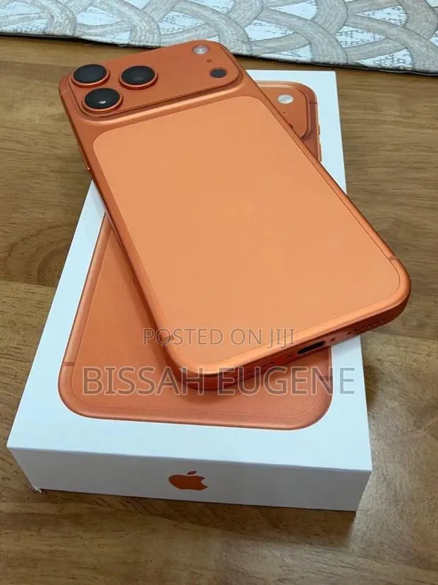 Apple iPhone 17 Pro Max 512 GB Orange · Photo 1