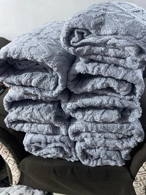 Throw Blankets Available in Bulk · Photo 1