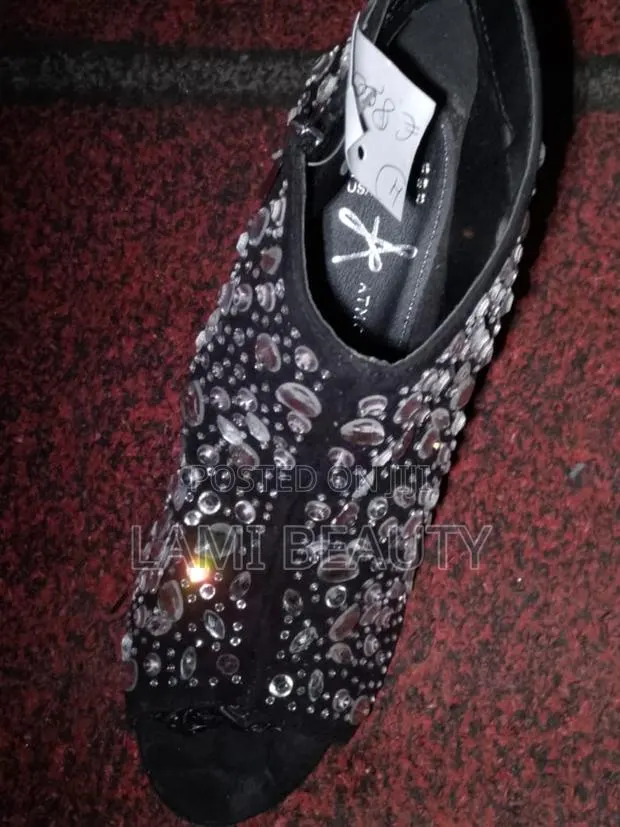 Black Stoney Comfortable Plat Form Open Toe Shoe · Photo 1