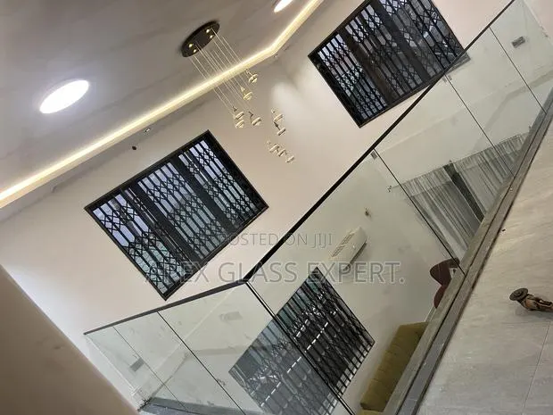 Balustrade With 25mm Top U-chanel · Photo 1