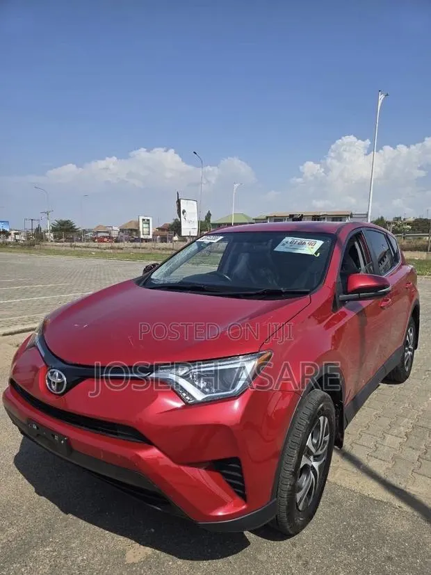 Toyota RAV4 LE AWD (2.5L 4cyl 6A) 2017 Red · Photo 1