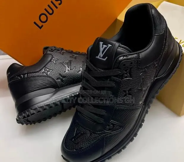 All Black Louis Vuitton · Photo 1