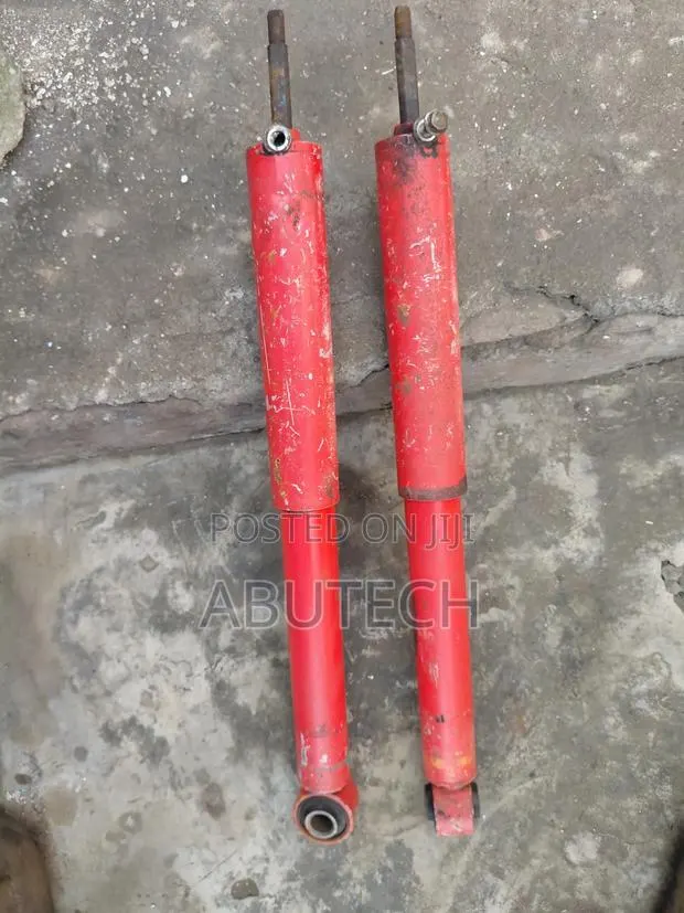 Back Shock Toyota 4 Runner 2010, 2012, 2013, 2015, 2017, 2018, 2020 · Photo 1
