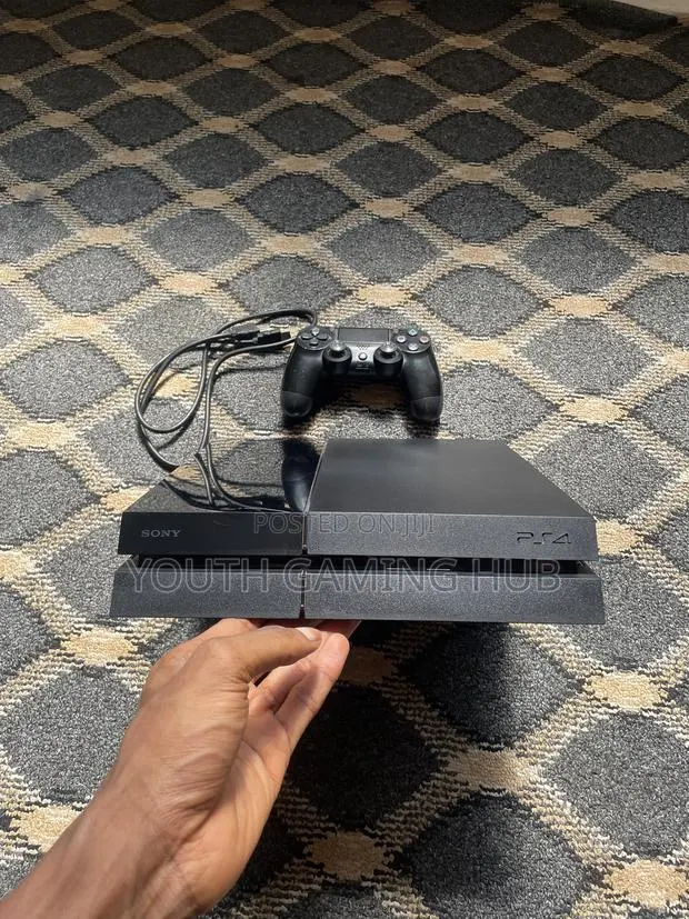 Ps4 Standard With Games ( Jailbreak) · Photo 1