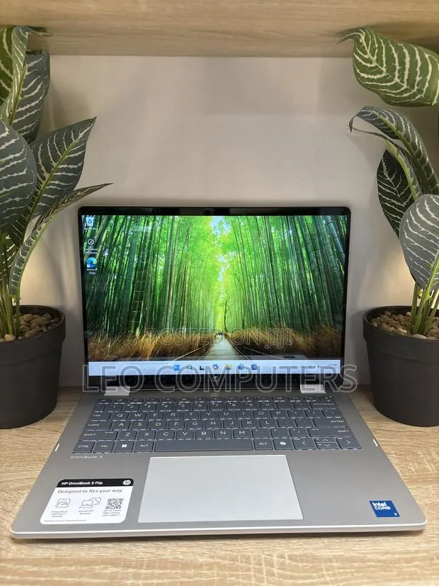 Laptop HP OmniBook 5 Flip 16GB Intel Core i7 SSD 512GB · Photo 1