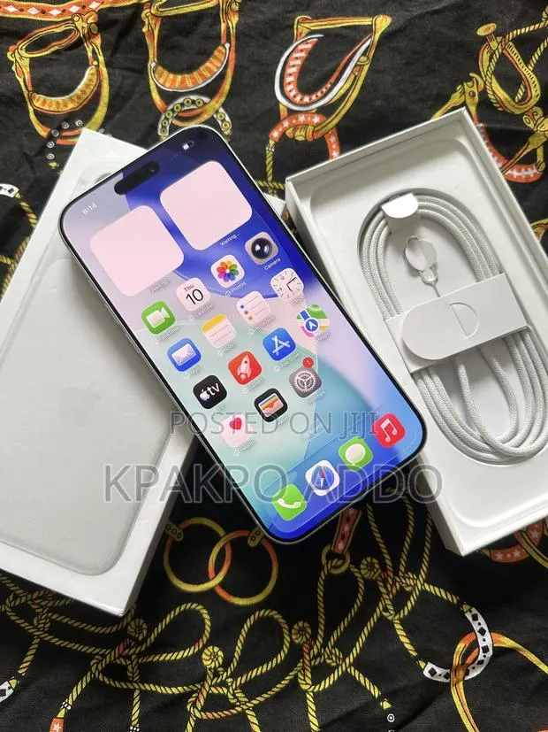 New Apple iPhone 17 Pro Max 256 GB Silver · Photo 1