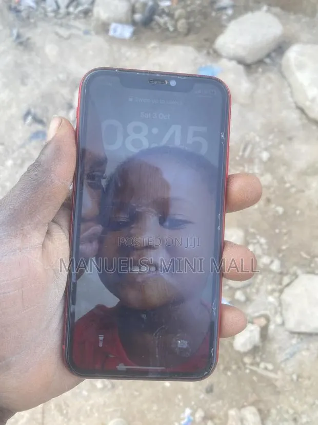 Apple iPhone 11 128 GB Red · Photo 1