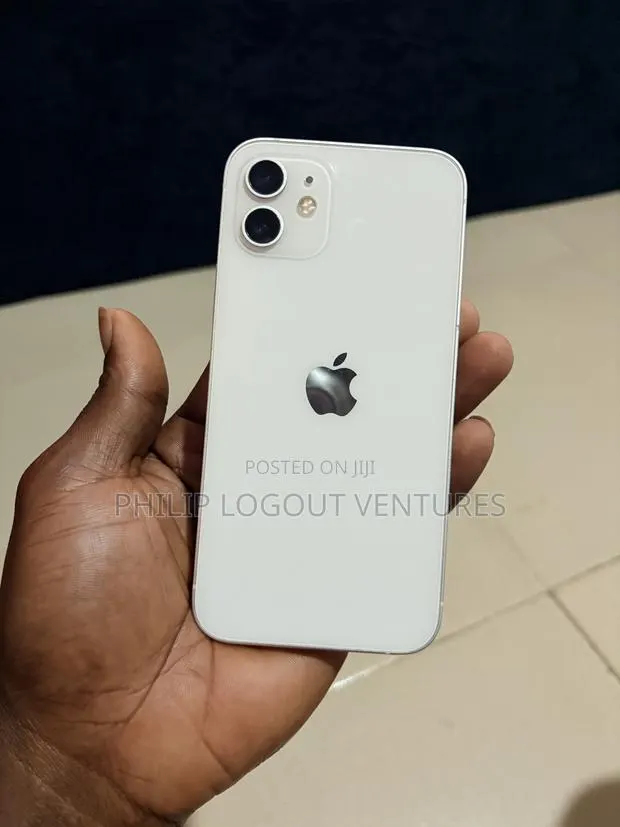 Apple iPhone 12 128 GB Silver · Photo 1