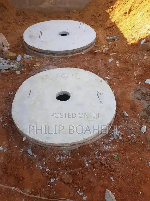 Culvert or Septic Tank Manhole · Photo 1