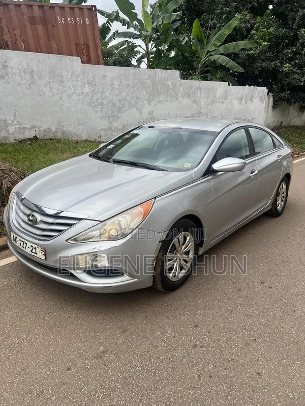 Hyundai Sonata 2012 Silver · Photo 1