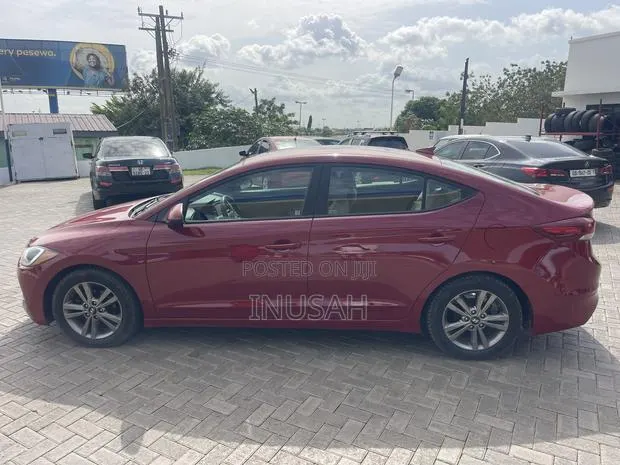 Hyundai Elantra SE Sedan FWD (2.0L 4cyl 6M) 2017 Red · Photo 1