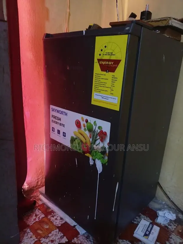 Refrigerator · Photo 1