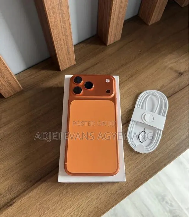 Apple iPhone 17 Pro 512 GB Orange · Photo 1
