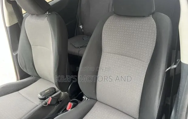 Toyota Vitz 1.5 FWD 5dr 2013 Black
