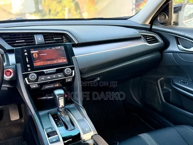 Honda Civic EX Sedan 2018 Black · Photo 1