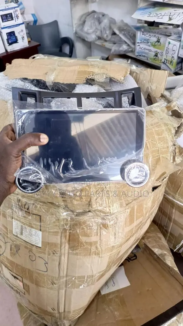 Double Nobs Android Screen for Toyota Vitz 2010 · Photo 1