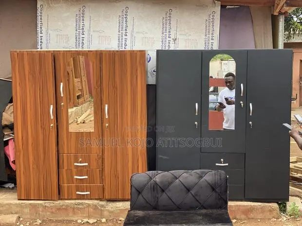Triple Wardrobe · Photo 1