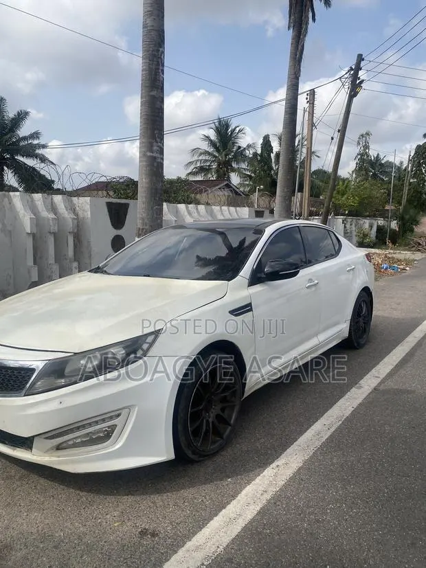 Kia K5 2013 White · Photo 1
