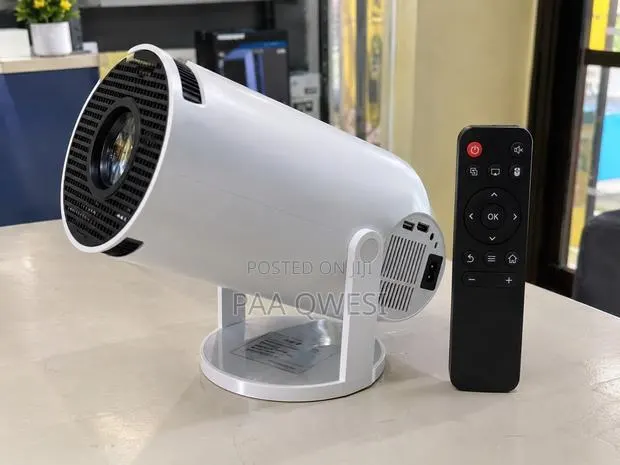 HY300 Portable Projector for Movies · Photo 1